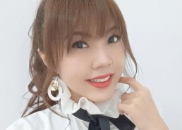 娱乐吃瓜壁纸图片可爱女,可爱女生娱乐吃瓜壁纸，带你领略青春活力